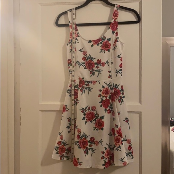DIVIDED H&M Rose Dress - Picture 1 of 5